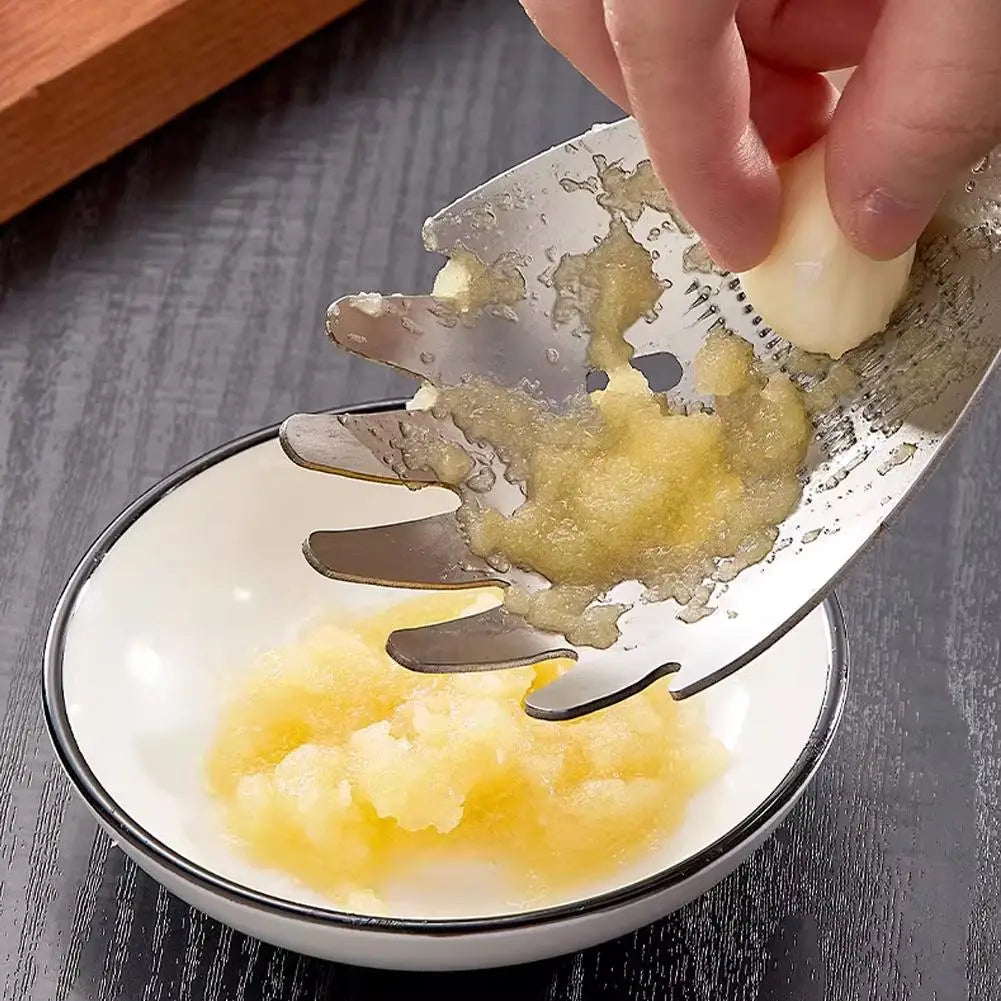 Stainless Steel Ginger Garlic Grater Multi-functional Grinding Spoon Egg, Soup Divider Kitchen Cooking Utensils